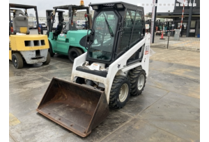 Ковшовый полноповоротный погрузчик Bobcat S70